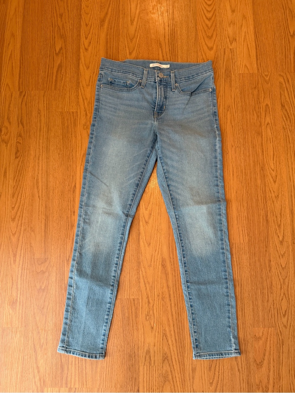 Levi’s 311 Shaping Skinny Jeans Size 27